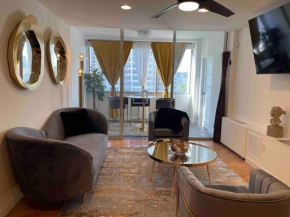 Bebe home’s Penthouse! Home away from home